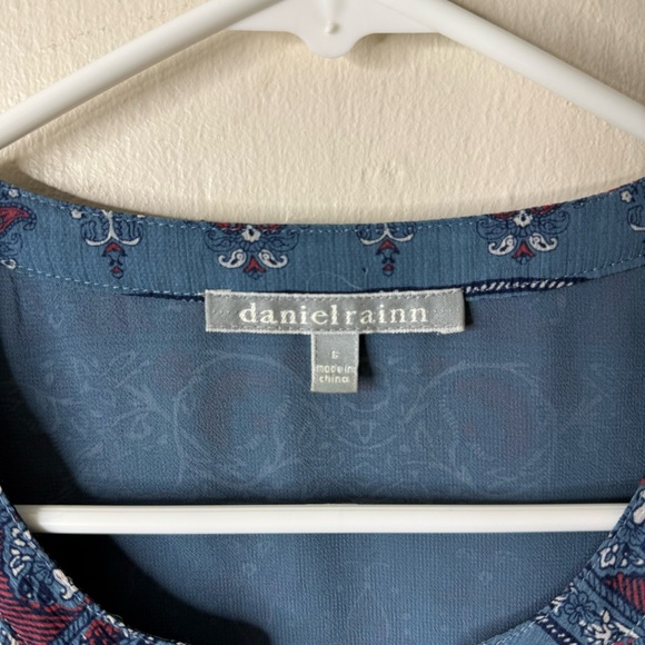 Daniel Rainn Stitch Fix Blue Lace Crochet Hem Sleeveless Cap Sleeve Blouse - Picture 2 of 6